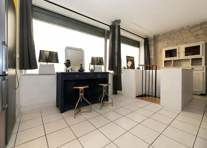 Familial Proche Des Commerces - 8p Paris